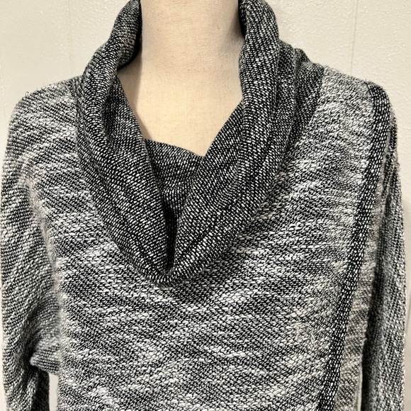 3/$25 Sale🎈Calvin Klein performance crossover top - Picture 7 of 11